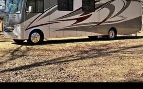 2011 Newmar Canyon Star 3810