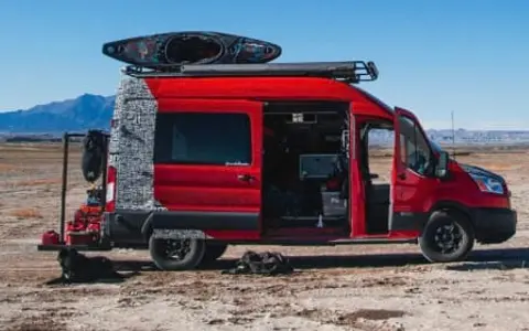 Redski | 2016 Ford Transit Vandoit Liv Model - Mid Roof