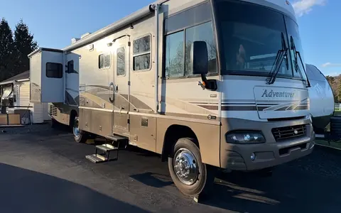 Steve's Winnebago Adventurer Class A
