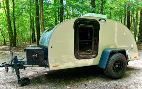 Off-grid A/C and heat! Loaded kitchen, tow with almost any vehicle
