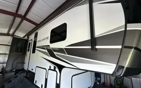 2021 Keystone RV Avalanche 378BH