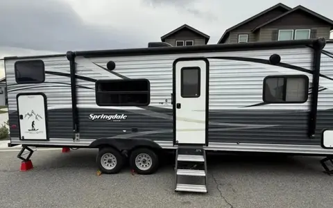 Comfy Camper! 28ft 2018 Keystone Springdale