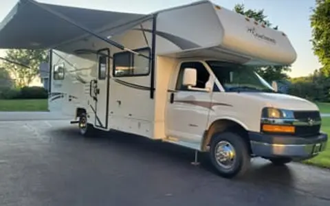 2014 Coachmen RV Freelander 28DS chevy 4500