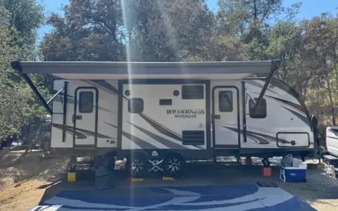 Heartland Double Slide Bunk House w/Generator