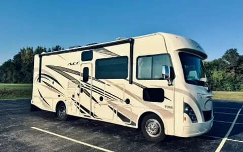 2018 Thor A.C.E. Class A | Sleeps 8 | 28Ft Long | Like New | Low Miles