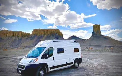 Take a spin with VANNAWT! Our Solis 59P promises adventure at every turn!