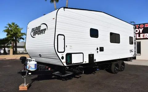 Dune Sport Man Cave TH24 Toy Hauler