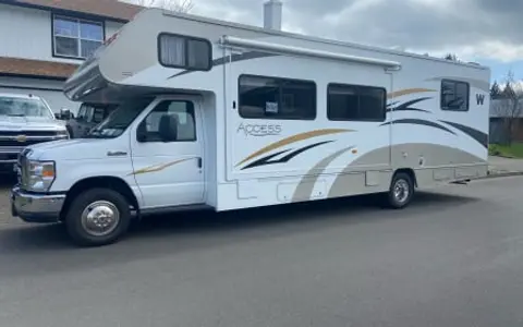2010 Class C motorhome in great condition!