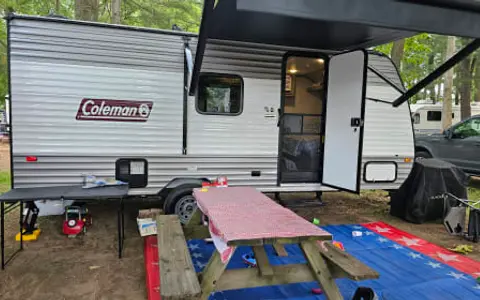 2024 Coleman 17B - Sleeps 5 | Fireplace, A/C, Easy Tow!