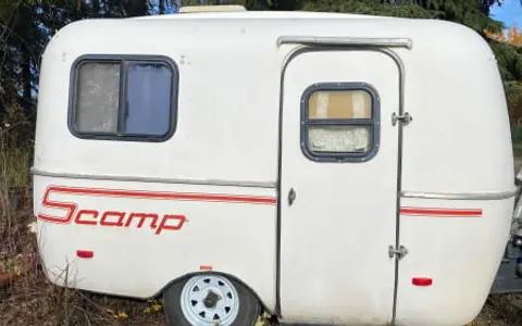 Vintage Scamp Camper – Cozy & Easy to Tow
