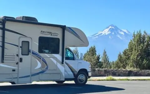 Thor Motor Coach Freedom Elite 30FE w/ Bunk House