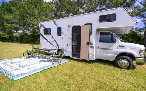 Thor Motor Coach Majestic 23A Class C Easy to drive complete w Everything