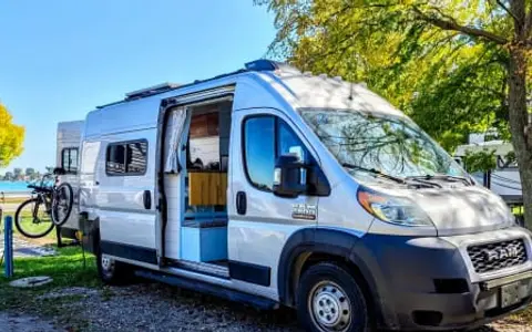 QuadPodz | Luxury Camper Van for Two | Off-Grid Ready | Pet Friendly