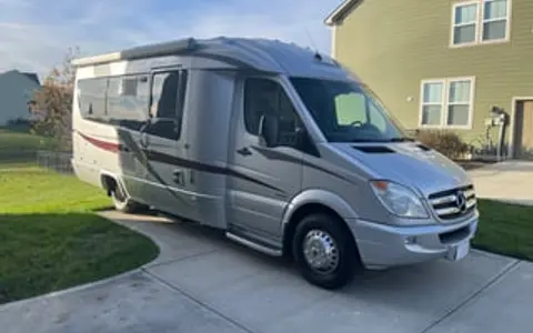 Leisure Travel Van Serenity Class B+ RV