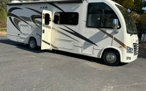 2020 Thor Motor Coach Axis 27.7