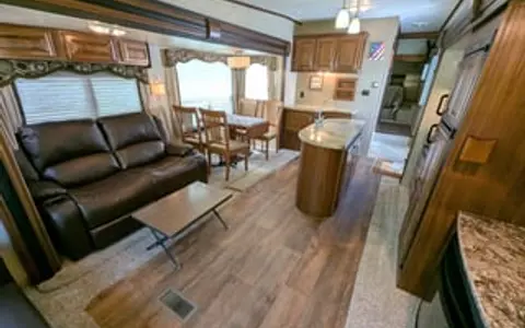 Keystone Cougar | Luxury Chef's Kitchen & 3 Slides
