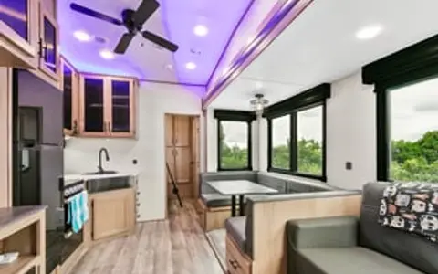 Cherokee Arctic Wolf | Luxury 5th Wheel Bunkhouse