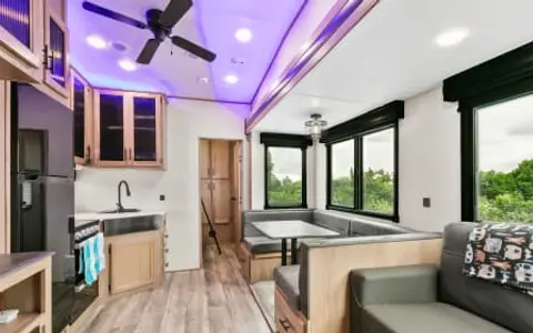 Cherokee Arctic Wolf | Luxury 5th Wheel Bunkhouse