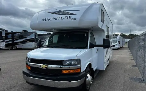 2025 Thor Magnitude 22GA, An Absolute Travel Machine Dream
