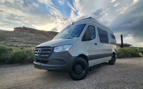 Lino, The Ultimate Adventure Van We LOVE Pets!