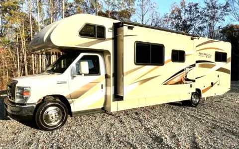 Freedom Elite Family-Friendly Class C Bunk Floorplan - Sleeps 6-8!