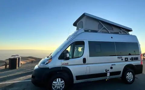SUPER EASY to Maneuver 2022 Sleep 4 people w/ Loft
