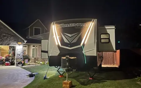 2022 Grand Design Momentum G23