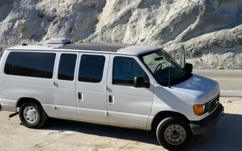 2004 Ford E-150 Pet Friendly Sleeps 2 Low Miles