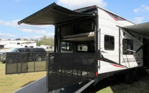 2022 ToyHauler Lux Package 4 Seater SXS friendly