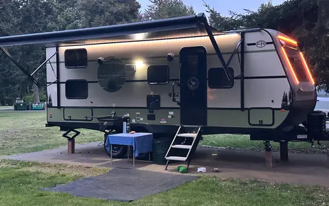 Family Friendly Glamping RV, Sleeps 8, Bunks, Easy tow