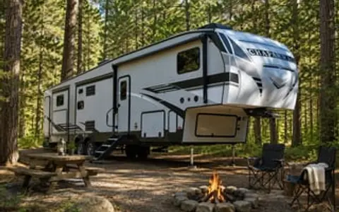 2 Bedroom/2 Bath w tub Luxury Fifth WheelGWTX 2797