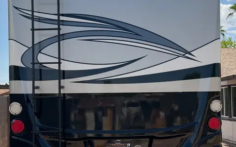 Manuel's Newmar Bay Star Class A