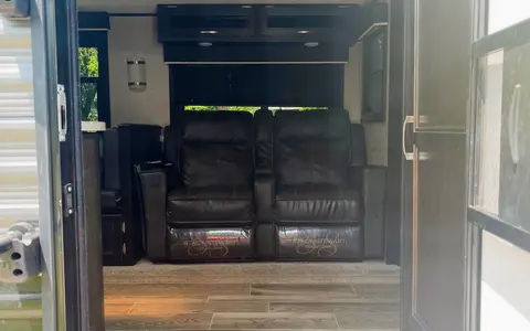 Jayco Travel Trailer 2/t bunk room and outdoor kitchen!
