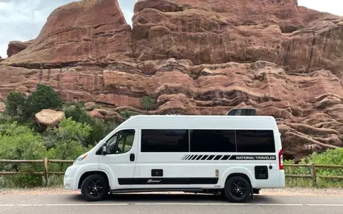 Luxury Class B National Regency Traveller TVL