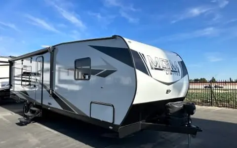 2023 Leon’s OFF GRID LE GRAND  caravan