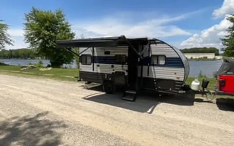 Solar powered off grid camper! Stay anywhere!
