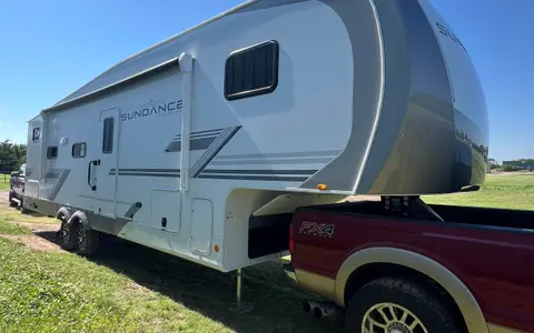 Family Friendly Fifth Wheel - Heartland sundance 28db Fifth Wheel DELIVERY ONLY