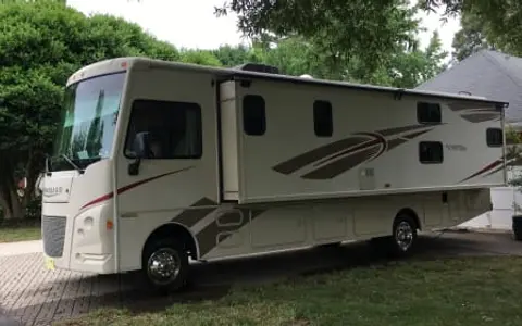 2017 Winnebago Vista