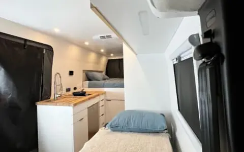Grand Wheel Suite #004
