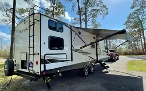 "Bougie Bunkhouse"