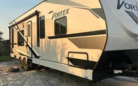 2025 Genesis Supreme Vortex V2715FSXL