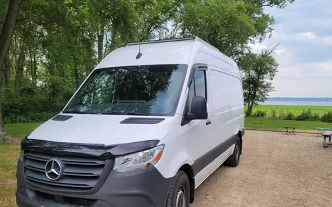 Moonbean, Sprinter Adventure Van 2022
