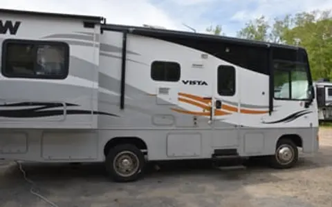 2011 Winnebago Vista 26P