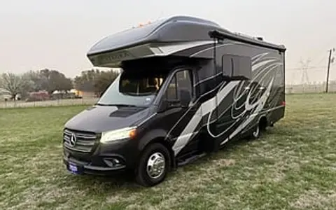 Luxurious 2022 Entegra Qwest 24L