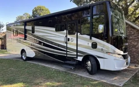 2017 Tiffin Motorhomes Allegro 36 LA
