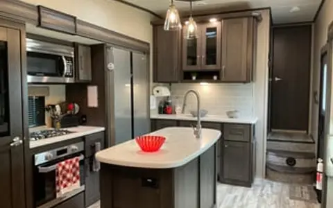 Ruby! Our REFLECTION 303RLS is ready for Glamping+