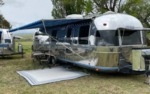 SilverStays 1990 Airstream Excella *DELIVERY ONLY*
