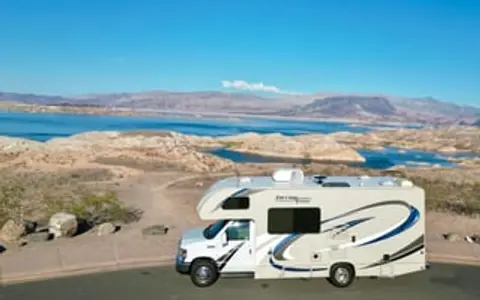 Compact & Loaded Thor Freedom Elite 23H Motorhome