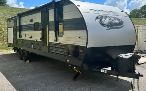 Sweet 2021 Cherokee Bunkhouse