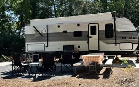 26' w/ Private Queen Suite & Bunks - Delivery only